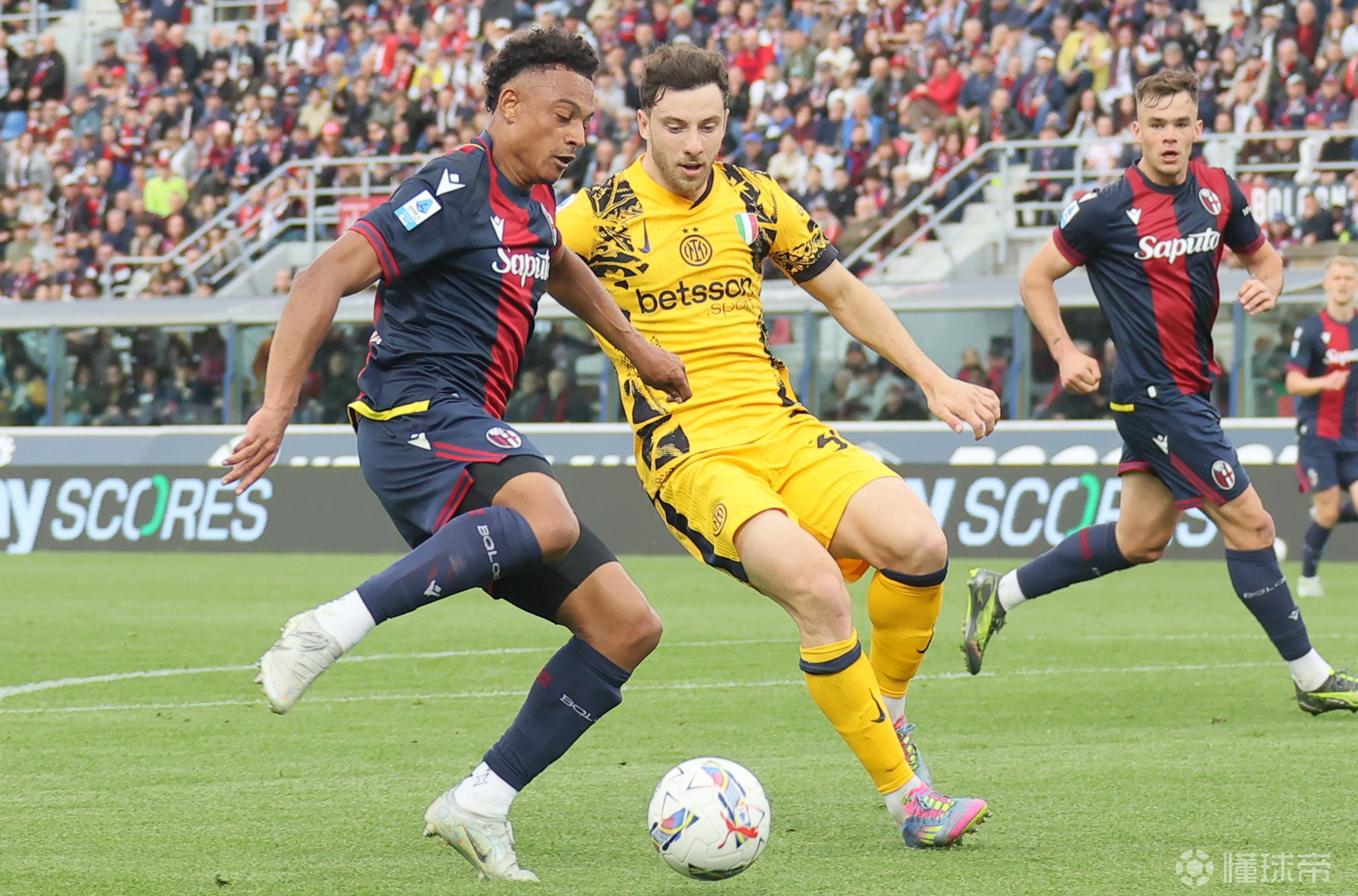 热门娱乐游戏-包含博洛尼亚凭借团队合作，轻松取胜的词条