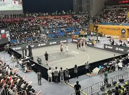中篮联赛开幕之际，球迷热情高涨